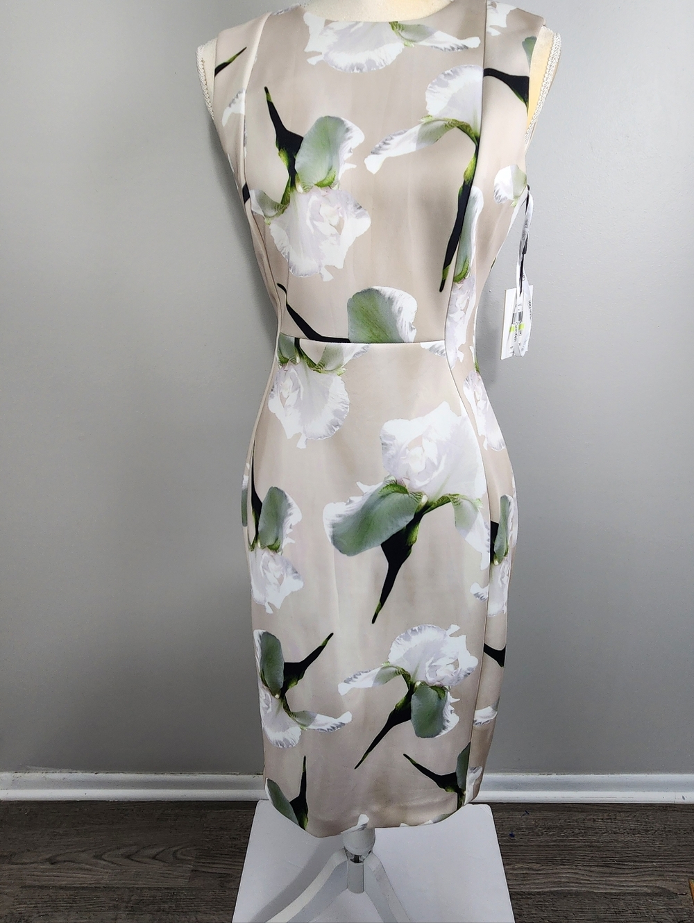 Calvin Klein Calla Lily Print Scuba Stretch Sheath Dress Size 4 Beige Green NWT - Picture 3 of 11